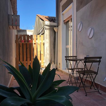 Home Vicolo Lavico カターニア エクステリア 写真